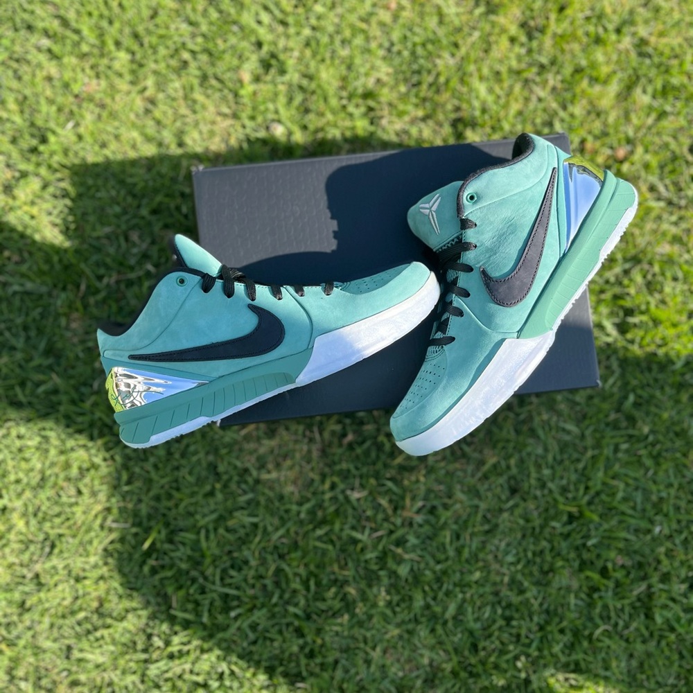 Nike Green and Black Athletic Shoes